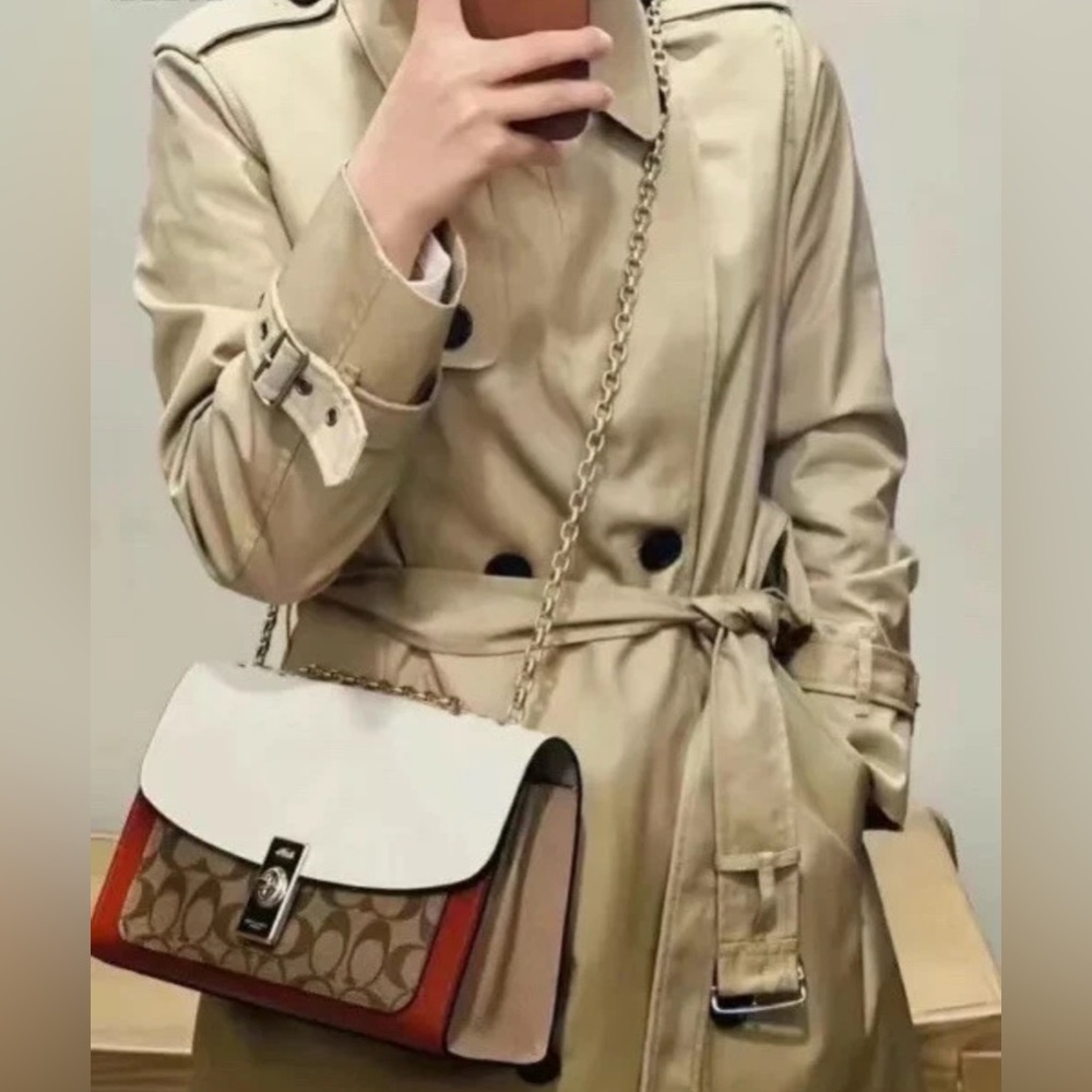 Coach LANE SHOULDER BAG IN COLORBLOCK SIGNATURE CANVAS - Picture 1 of 16